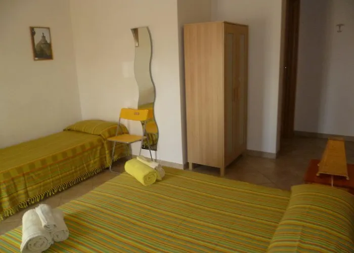 לינה וארוחת בוקר Antica Nauna